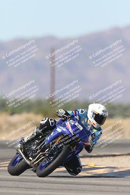 media/Oct-30-2025-Racers Edge (Thu) [[dabbdaf680]]/3-B Group/Session 4 Turn 16/